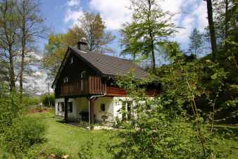 Bezauberndes Chalet mit Sauna und Kamin mitten in den Ardennen in der Nhe von Stoumont