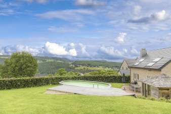 Ferienhaus fr 6 Personen mit Swimmingpool und Garten in herrlicher Lage auf den Anhhen von Trois-Ponts