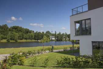 Neubauwohnung fr 4 Personen am Ufer des Lac des Doyards in Vielsalm