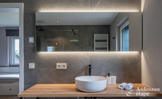 Wunderschnes Ferienhaus mit Auenwhirlpool und Sauna in Amel, Hohes Venn