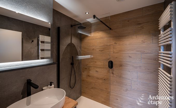 Wunderschnes Ferienhaus mit Auenwhirlpool und Sauna in Amel, Hohes Venn