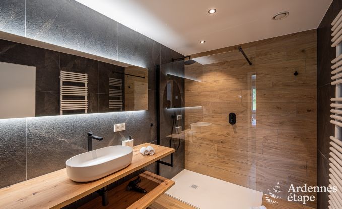 Wundersch�nes Ferienhaus mit Au�enwhirlpool und Sauna in Amel, Hohes Venn