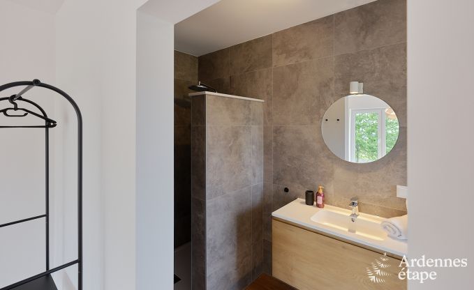 Moderne Ferienwohnung fr 10 Personen in Amel mit 4 Schlafzimmern, 5 Badezimmern, Sauna, Fitnessraum, Spielzimmer und Privatgarten