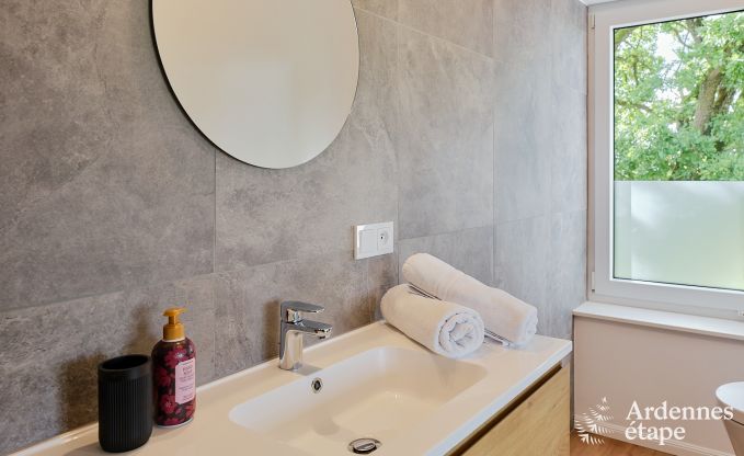 Moderne Ferienwohnung fr 10 Personen in Amel mit 4 Schlafzimmern, 5 Badezimmern, Sauna, Fitnessraum, Spielzimmer und Privatgarten