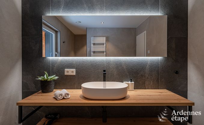 Wunderschnes Ferienhaus mit Auenwhirlpool und Sauna in Amel, Hohes Venn