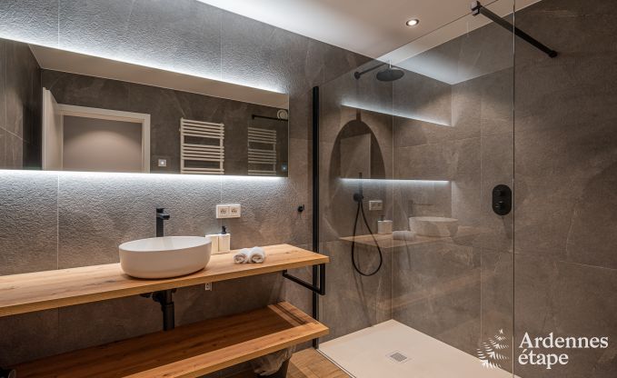 Wunderschnes Ferienhaus mit Auenwhirlpool und Sauna in Amel, Hohes Venn