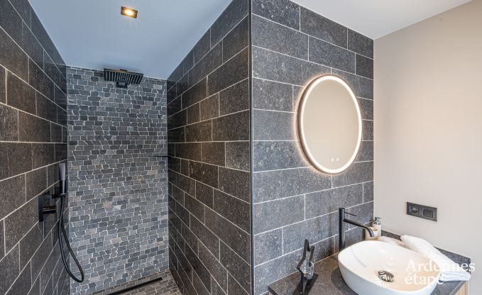 Luxuri�ses Ferienapartment in Amel f�r 2 Personen: romantischer Aufenthalt mit Whirlpool und Sauna in den Ardennen