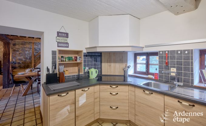 Charmantes Ferienhaus in Anthisnes: 8 Personen, beheizter Pool, 4 Schlafzimmer, haustierfreundlich