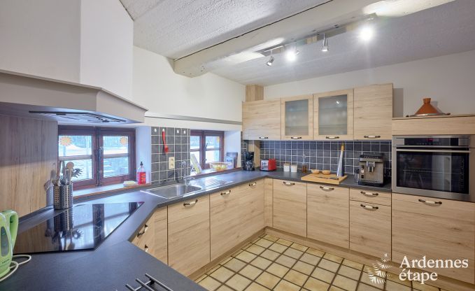 Charmantes Ferienhaus in Anthisnes: 8 Personen, beheizter Pool, 4 Schlafzimmer, haustierfreundlich