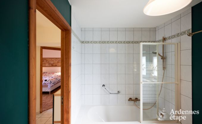 Komfortables und authentisches Ferienhaus in der N�he des Waldes in Assesse, Ardennen