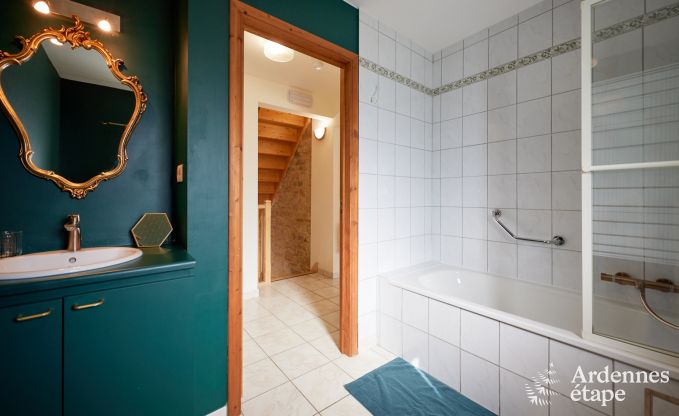 Komfortables und authentisches Ferienhaus in der N�he des Waldes in Assesse, Ardennen