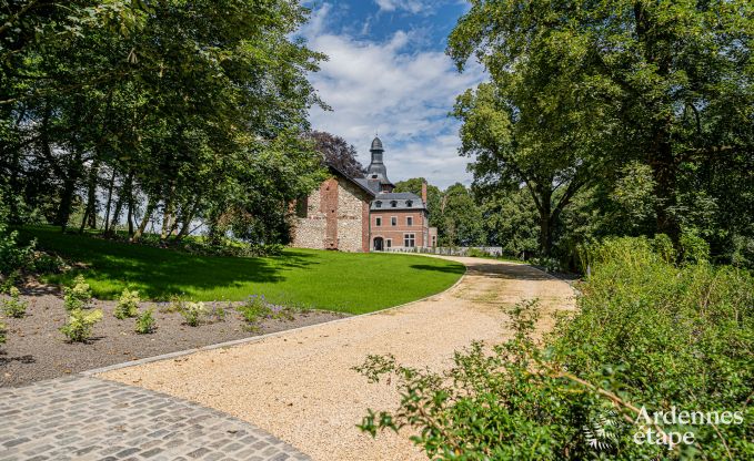 Luxuri�ses Schloss mit Pool und Wellness in Aubel, Ardennen