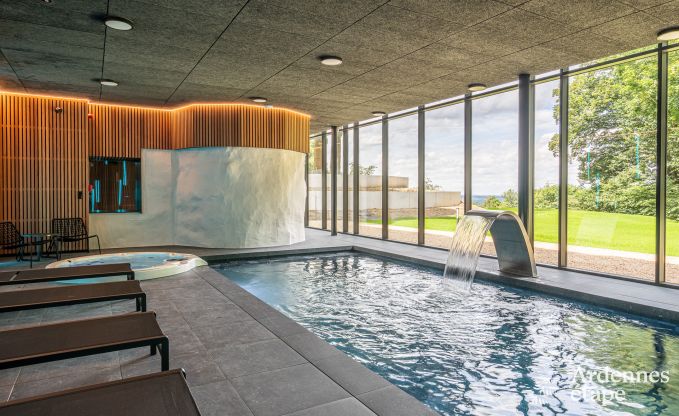Luxuri�ses Schloss mit Pool und Wellness in Aubel, Ardennen