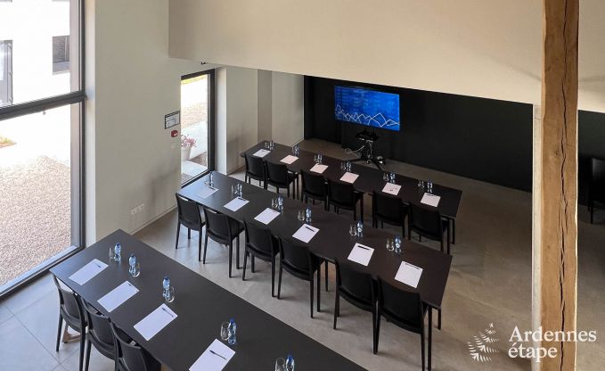 Groes Ferienhaus in Aubel: ideal fr 30 Personen mit Pool und umfangreichen Einrichtungen