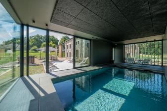 Ferienhaus Aubel, 21 Personen, 9 Schlafzimmer, komplett ebenerdig, am Wasser in den Ardennen