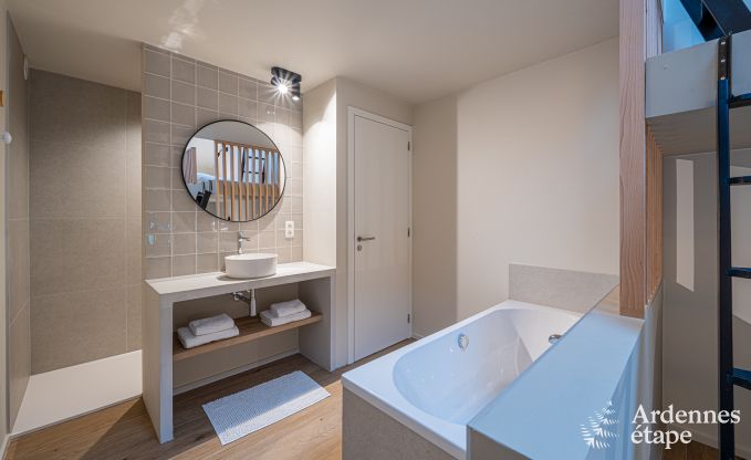 Ger�umiges Ferienhaus am Wasser in Aubel f�r 21 Personen mit 9 Schlaf- und Badezimmern, Hallenbad und Privatgarten