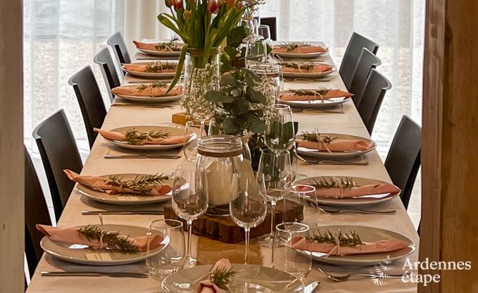 Ger�umiges Ferienhaus am Wasser in Aubel f�r 21 Personen mit 9 Schlaf- und Badezimmern, Hallenbad und Privatgarten