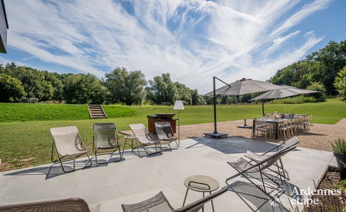 Ger�umiges Ferienhaus am Wasser in Aubel f�r 21 Personen mit 9 Schlaf- und Badezimmern, Hallenbad und Privatgarten