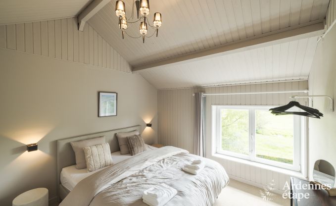 Charmantes Ferienhaus fr 6 Personen in Bastogne mit Innen- und Auenjacuzzi