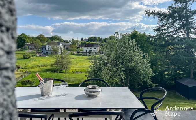 Charmantes Ferienhaus fr 6 Personen in Bastogne mit Innen- und Auenjacuzzi