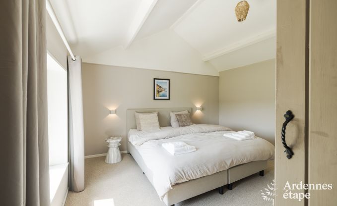 Charmantes Ferienhaus fr 6 Personen in Bastogne mit Innen- und Auenjacuzzi