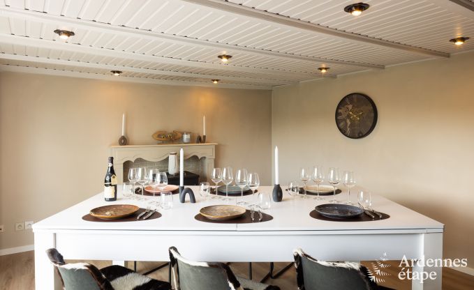 Charmantes Ferienhaus fr 6 Personen in Bastogne mit Innen- und Auenjacuzzi