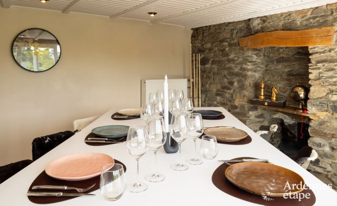 Charmantes Ferienhaus fr 6 Personen in Bastogne mit Innen- und Auenjacuzzi