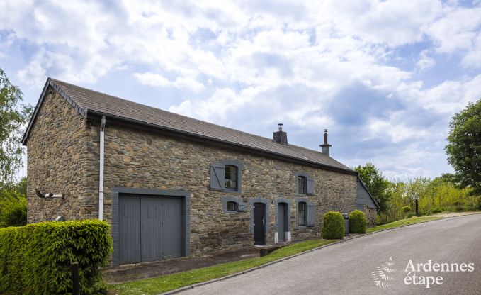 Charmantes Ferienhaus fr 6 Personen in Bastogne mit Innen- und Auenjacuzzi