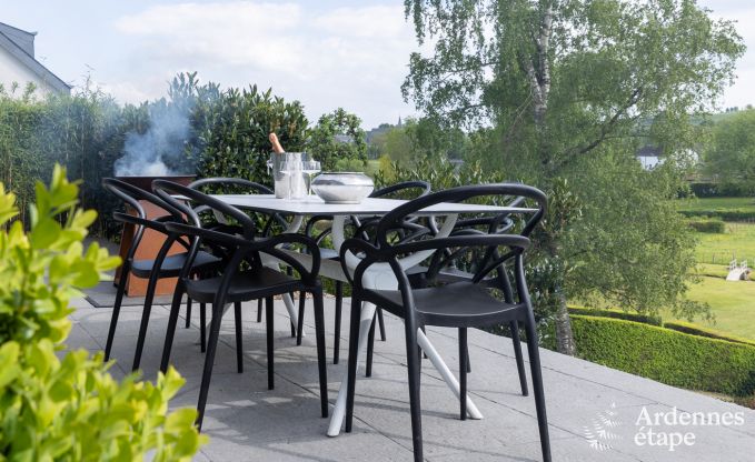 Charmantes Ferienhaus f�r 6 Personen in Bastogne mit Innen- und Au�enjacuzzi