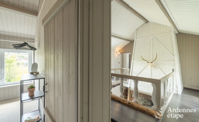 Charmantes Ferienhaus f�r 6 Personen in Bastogne mit Innen- und Au�enjacuzzi