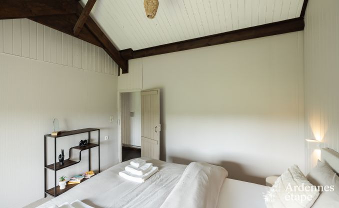 Charmantes Ferienhaus f�r 6 Personen in Bastogne mit Innen- und Au�enjacuzzi