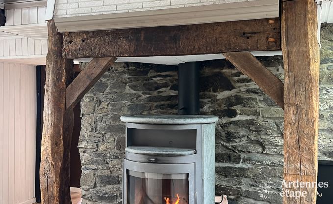 Charmantes Ferienhaus f�r 6 Personen in Bastogne mit Innen- und Au�enjacuzzi