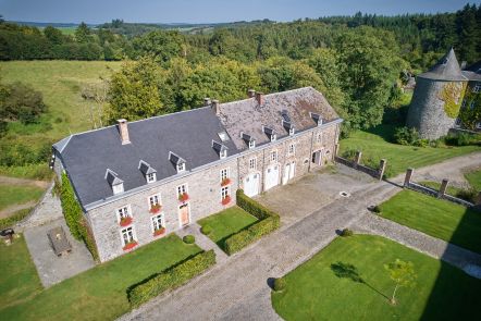 Elegantes Ferienhaus in altem Gem�uer f�r 30 Personen bei Bastogne