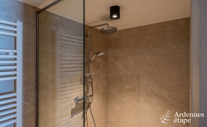 Ferienhaus in Bastogne: ger�umige Unterkunft f�r 14 Personen mit 6 Schlafzimmern und Spielzimmer