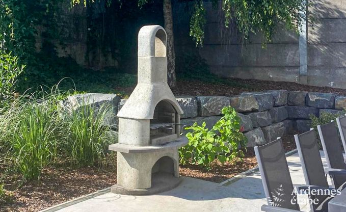 Ferienhaus in Bastogne: ger�umige Unterkunft f�r 14 Personen mit 6 Schlafzimmern und Spielzimmer