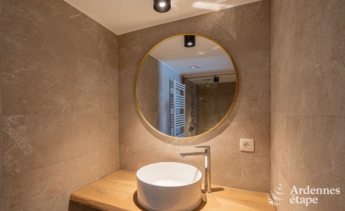 Ferienhaus in Bastogne: ger�umige Unterkunft f�r 14 Personen mit 6 Schlafzimmern und Spielzimmer