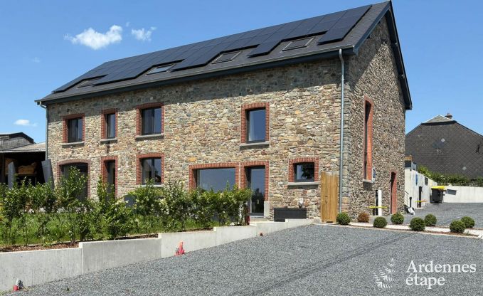 Ferienhaus in Bastogne: ger�umige Unterkunft f�r 14 Personen mit 6 Schlafzimmern und Spielzimmer