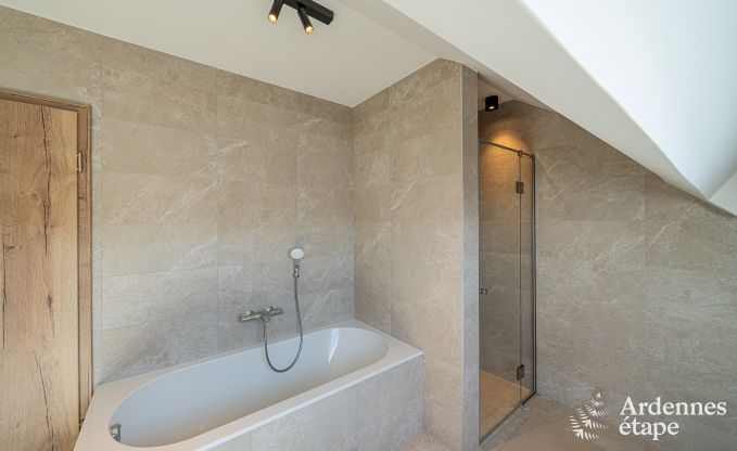 Ferienhaus in Bastogne: ger�umige Unterkunft f�r 14 Personen mit 6 Schlafzimmern und Spielzimmer