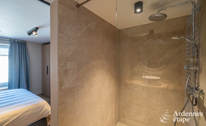 Ferienhaus in Bastogne: ger�umige Unterkunft f�r 14 Personen mit 6 Schlafzimmern und Spielzimmer