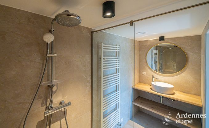 Ferienhaus in Bastogne: ger�umige Unterkunft f�r 22 Personen mit umfangreichen Einrichtungen und 9 Schlafzimmern in den Ardennen