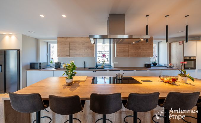 Ferienhaus in Bastogne: ger�umige Unterkunft f�r 22 Personen mit umfangreichen Einrichtungen und 9 Schlafzimmern in den Ardennen