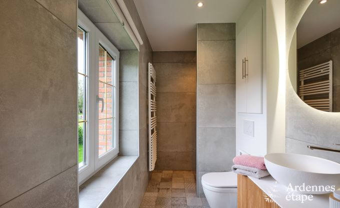 Hbsch restauriertes Ferienhaus in Bastogne, Ardennen