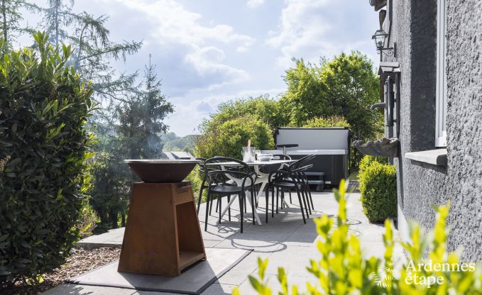 Charmantes Ferienhaus fr 6 Personen in Bastogne mit Innen- und Auenjacuzzi