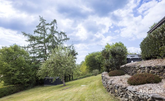 Charmantes Ferienhaus fr 6 Personen in Bastogne mit Innen- und Auenjacuzzi