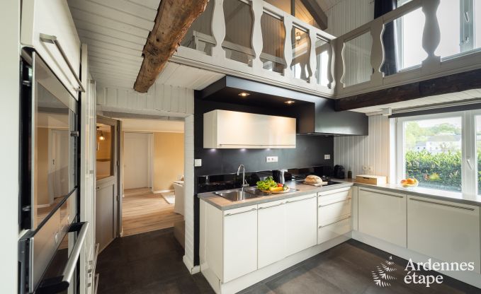 Charmantes Ferienhaus fr 6 Personen in Bastogne mit Innen- und Auenjacuzzi