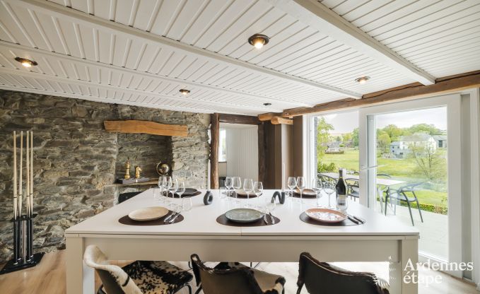 Charmantes Ferienhaus fr 6 Personen in Bastogne mit Innen- und Auenjacuzzi