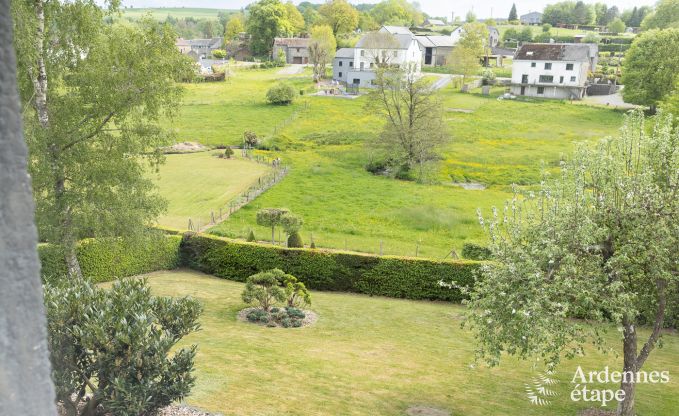 Charmantes Ferienhaus fr 6 Personen in Bastogne mit Innen- und Auenjacuzzi