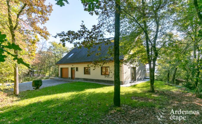 4,5-Sterne-Ferienhaus für 20 Personen in Waldlage bei Beauraing