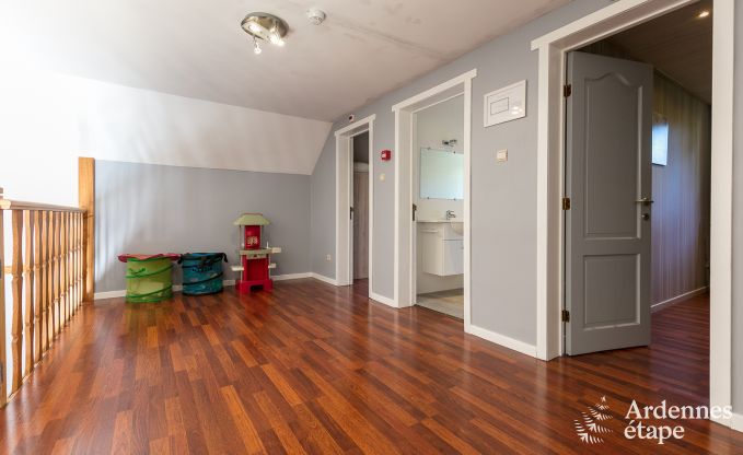 Gerumiges Chalet fr Gruppen in Beauraing, Ardennen