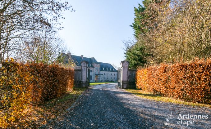Schloss Beauraing 38 Pers. Ardennen Schwimmbad Wellness Behinderten gerecht